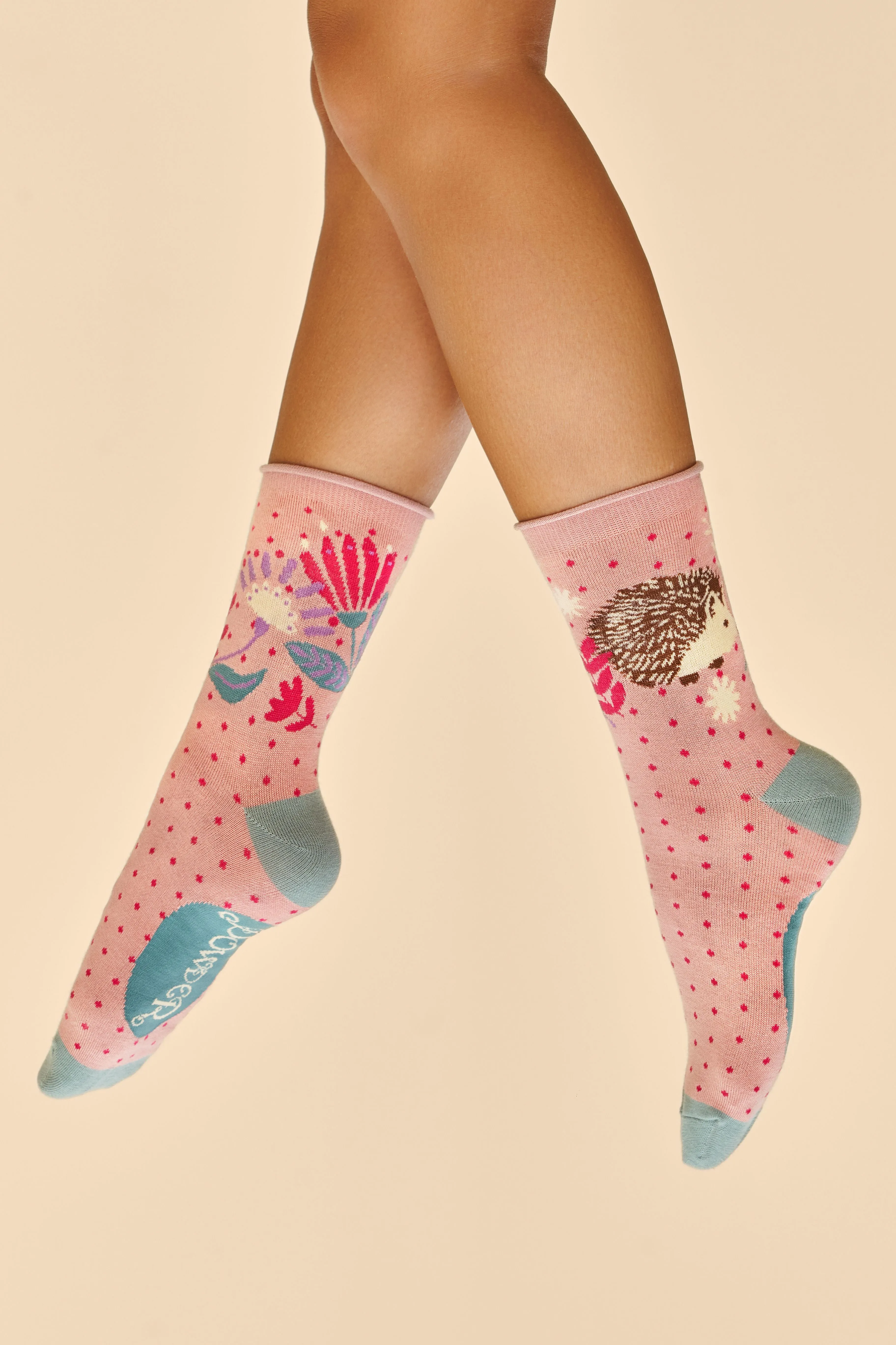 Hedgehog  Hunting in Leaves Ankle Socks Petal