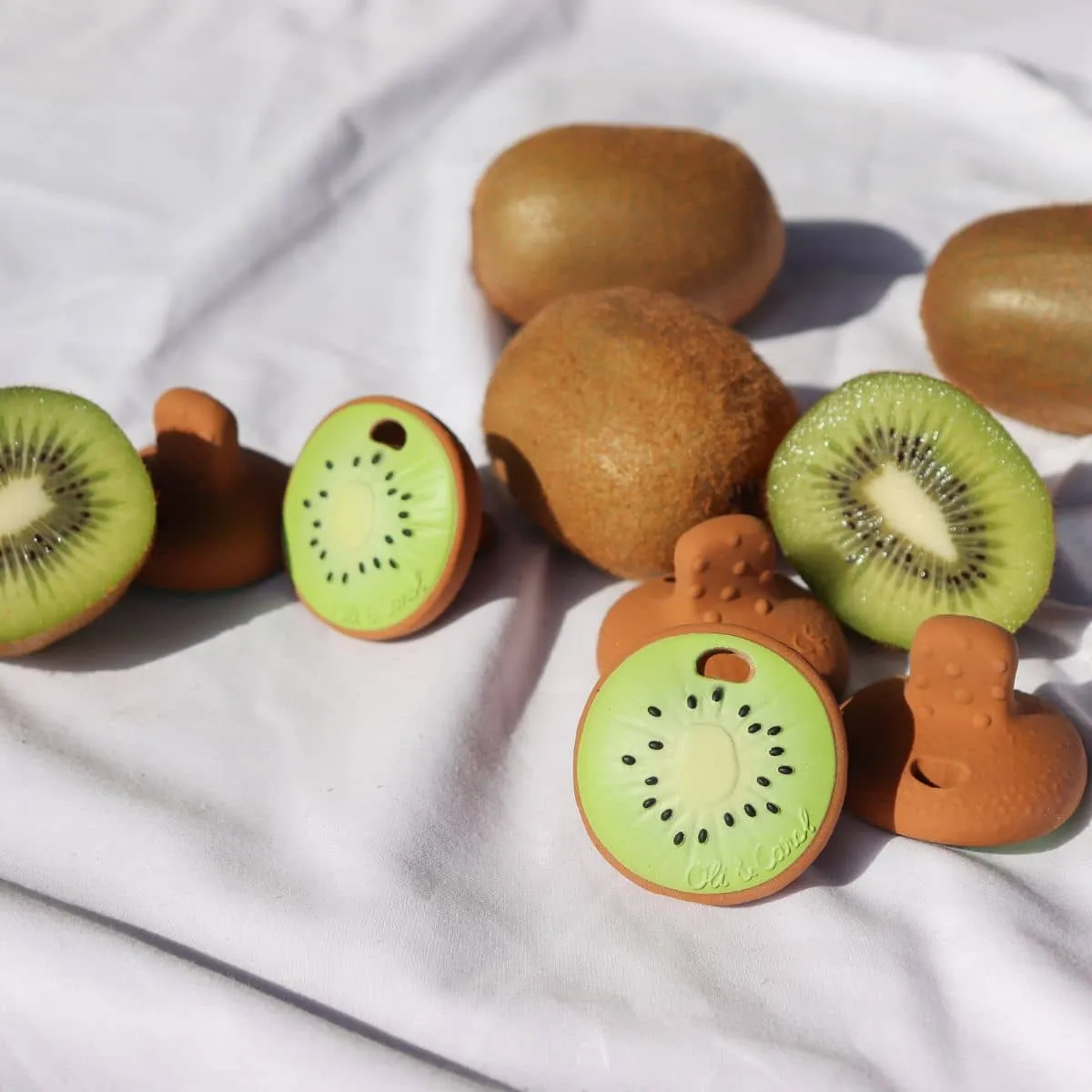Oli & Carol Natural Rubber Chewy-to-Go Mini Teether - Jose Antonio the Kiwi